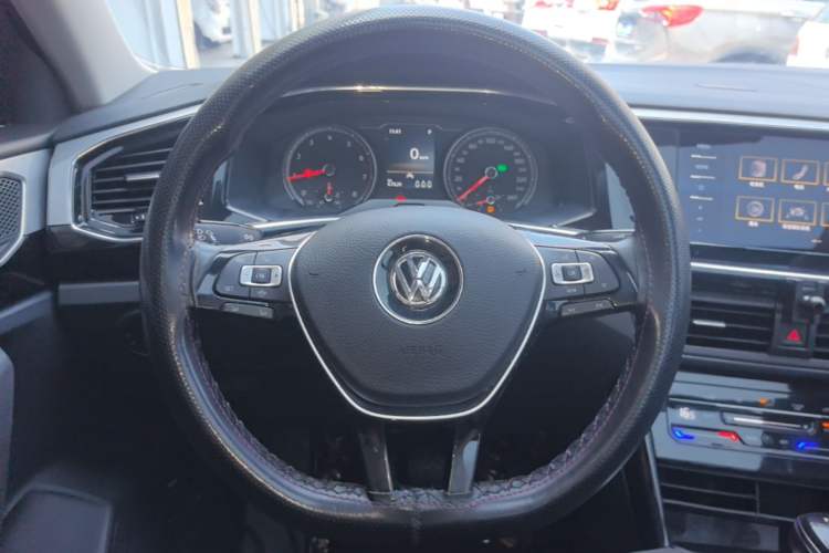 Used Volkswagen Tayron 2020 330TSI Two-Wheel Drive Luxury Smart Connectivity Version Steering Wheel