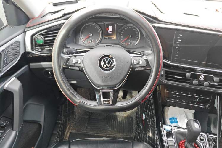 Used Volkswagen Tayron 2020 330TSI Two-Wheel Drive Luxury Smart Connectivity Version Steering Wheel