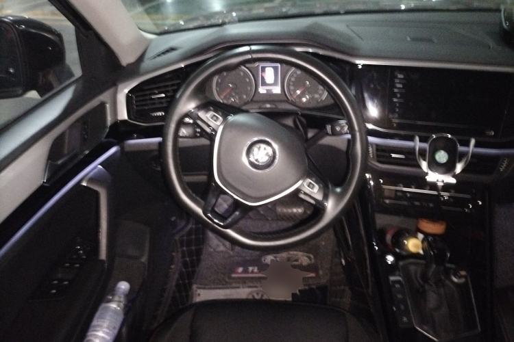 Used Volkswagen Tayron 2020 330TSI Two-Wheel Drive Luxury Smart Connectivity Version Steering Wheel