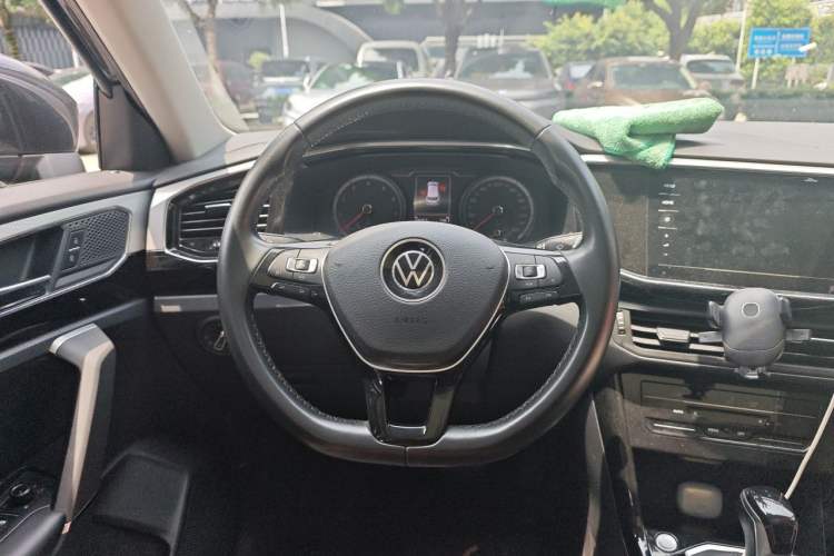 Used Volkswagen Tayron 2020 330TSI Two-Wheel Drive Luxury Connected Pro Edition Steering Wheel