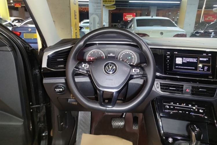 Used Volkswagen Tayron 2020 330TSI Two-Wheel Drive Luxury Smart Connectivity Version Steering Wheel