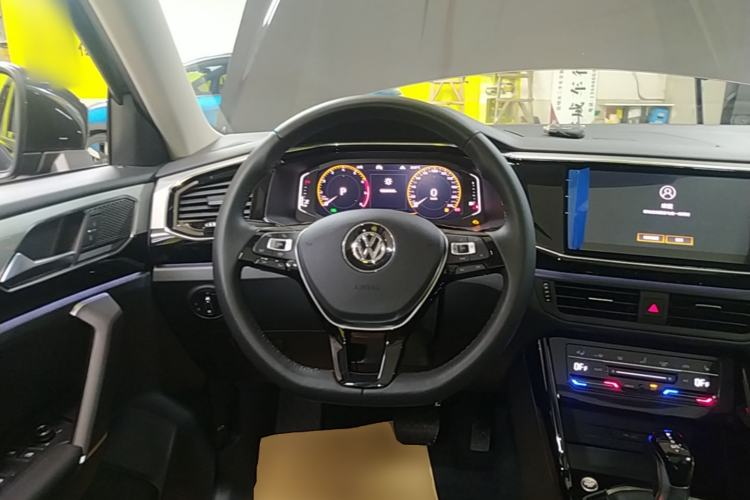 Used Volkswagen Tayron 2020 330TSI Two-Wheel Drive Luxury Smart Connectivity Version Steering Wheel