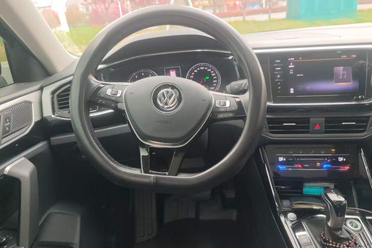 Used Volkswagen Tayron 2020 280TSI Two-Wheel Drive Luxury Connect Edition Steering Wheel