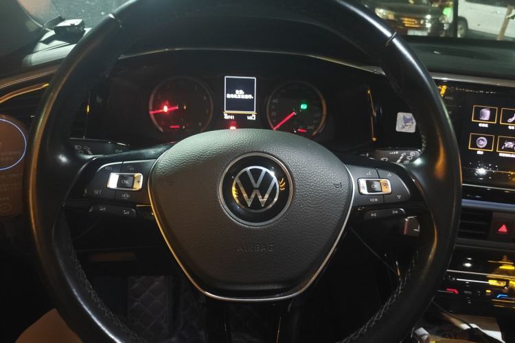 Used Volkswagen Tayron 2020 330TSI Two-Wheel Drive Luxury Smart Connectivity Version Steering Wheel