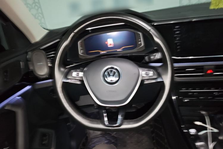 Used Volkswagen Tayron 2020 330TSI Two-Wheel Drive Luxury Connected Pro Edition Steering Wheel