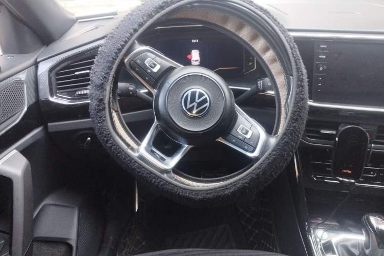 Used Volkswagen Tayron 2020 380TSI All-Wheel Drive R-Line Connected Version Steering Wheel