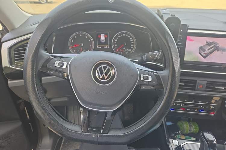 Used Volkswagen Tayron 2020 280TSI Two-Wheel Drive Luxury Connect Edition Steering Wheel