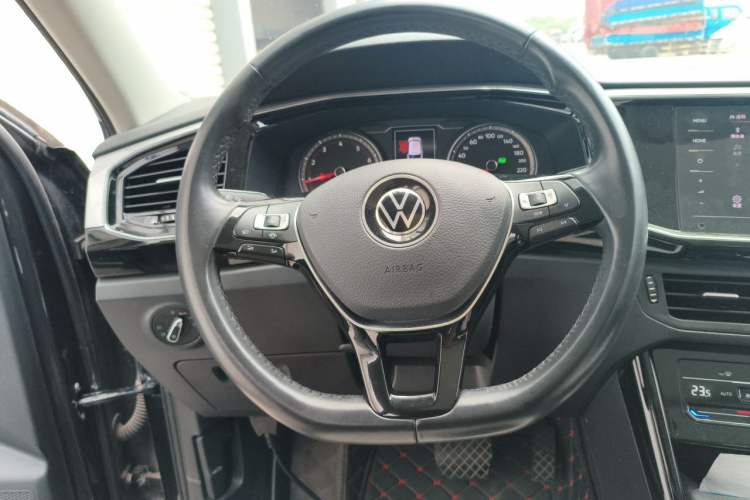 Used Volkswagen Tayron 2020 330TSI Two-Wheel Drive Luxury Smart Connectivity Version Steering Wheel