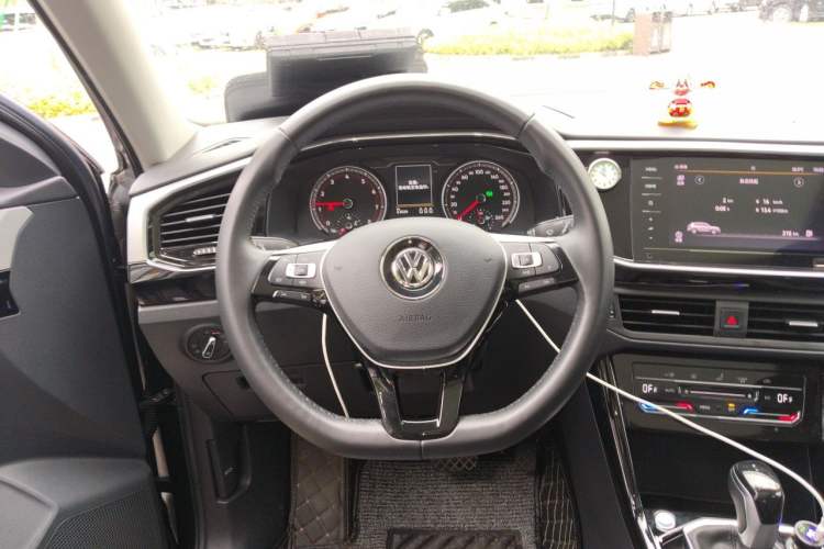 Used Volkswagen Tayron 2020 280TSI Two-Wheel Drive Luxury Connect Edition Steering Wheel