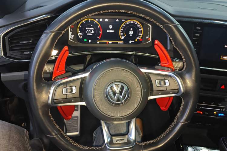 Used Volkswagen Tayron 2020 380TSI All-Wheel Drive R-Line Connected Version Steering Wheel