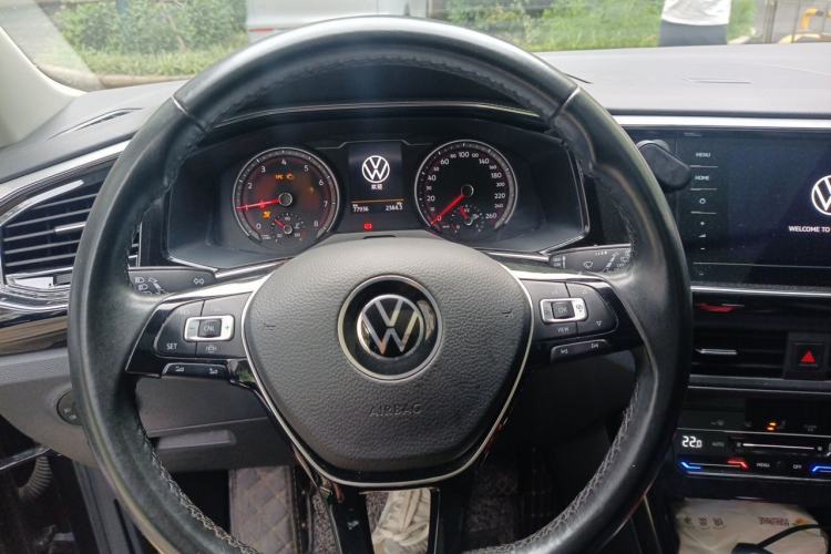 Used Volkswagen Tayron 2020 330TSI Two-Wheel Drive Luxury Smart Connectivity Version Steering Wheel