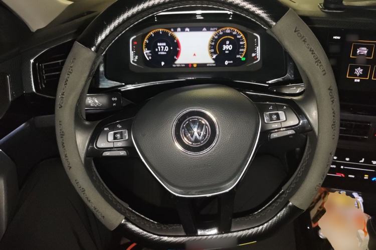 Used Volkswagen Tayron 2020 330TSI Two-Wheel Drive Luxury Connected Pro Edition Steering Wheel