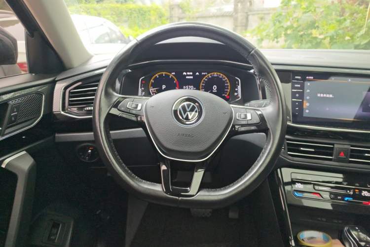 Used Volkswagen Tayron 2020 330TSI Two-Wheel Drive Luxury Connected Pro Edition Steering Wheel