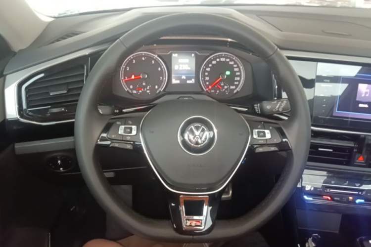 Used Volkswagen Tayron 2020 330TSI Two-Wheel Drive Luxury Smart Connectivity Version Steering Wheel