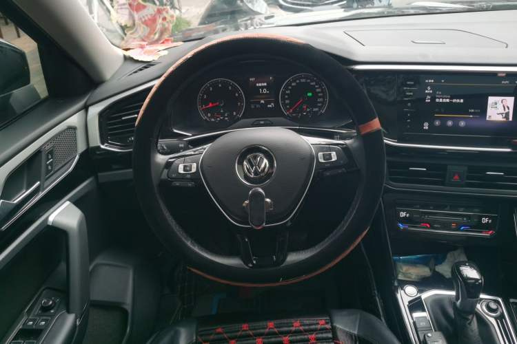 Used Volkswagen Tayron 2020 330TSI Two-Wheel Drive Luxury Smart Connectivity Version Steering Wheel