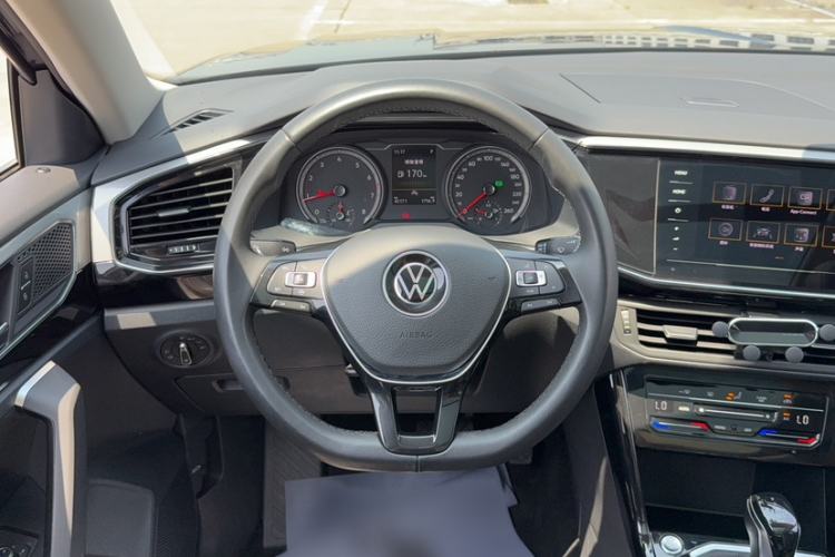 Used Volkswagen Tayron 2020 330TSI Two-Wheel Drive Luxury Smart Connectivity Version Steering Wheel