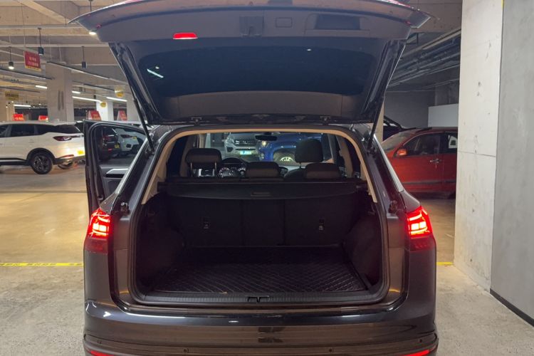 Used Volkswagen Tayron 2020 330TSI Two-Wheel Drive Luxury Smart Connectivity Version Trunk