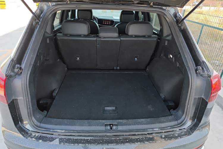 Used Volkswagen Tayron 2020 330TSI Two-Wheel Drive Luxury Smart Connectivity Version Trunk