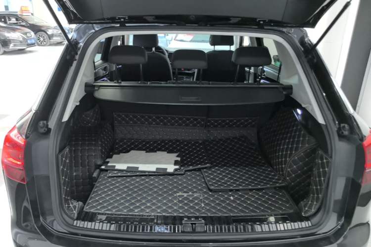 Used Volkswagen Tayron 2020 330TSI Two-Wheel Drive Luxury Smart Connectivity Version Trunk