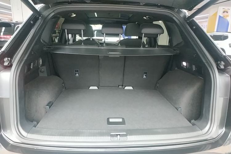 Used Volkswagen Tayron 2020 380TSI All-Wheel Drive R-Line Connected Version Trunk