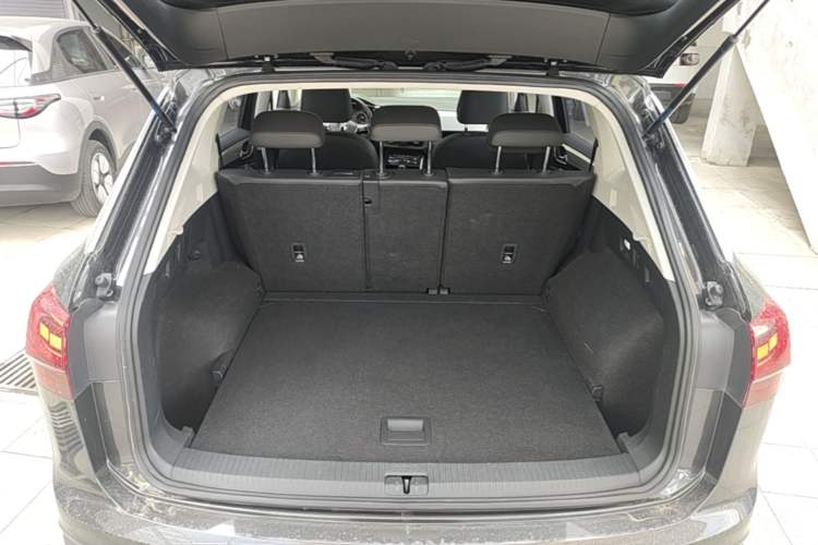 Used Volkswagen Tayron 2020 330TSI Two-Wheel Drive Luxury Smart Connectivity Version Trunk