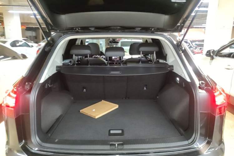 Used Volkswagen Tayron 2020 330TSI Two-Wheel Drive Luxury Smart Connectivity Version Trunk
