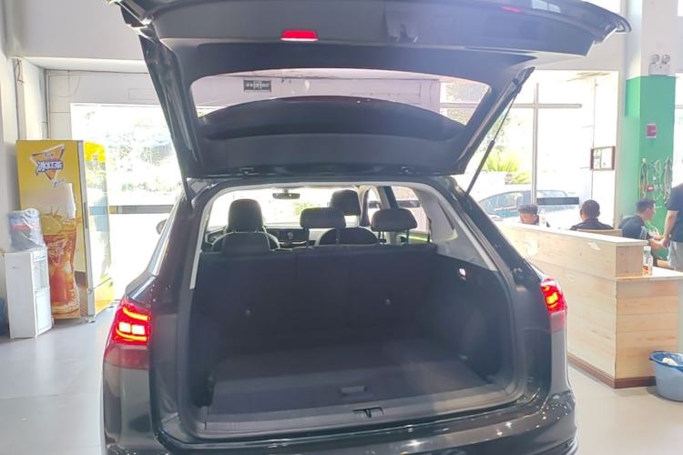 Used Volkswagen Tayron 2020 330TSI Two-Wheel Drive Luxury Smart Connectivity Version Trunk