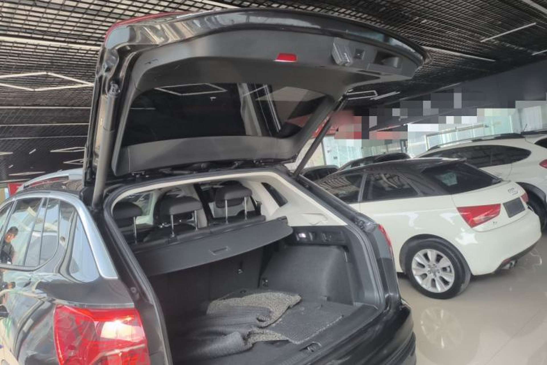 Used Volkswagen Tayron 2020 380TSI Four-Wheel Drive Luxury Connect Pro Edition Trunk