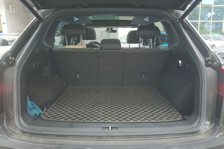 Used Volkswagen Tayron 2020 380TSI All-Wheel Drive R-Line Connected Version Trunk