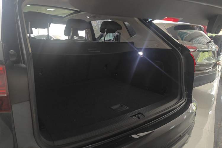 Used Volkswagen Tayron 2020 330TSI Two-Wheel Drive Luxury Smart Connectivity Version Trunk