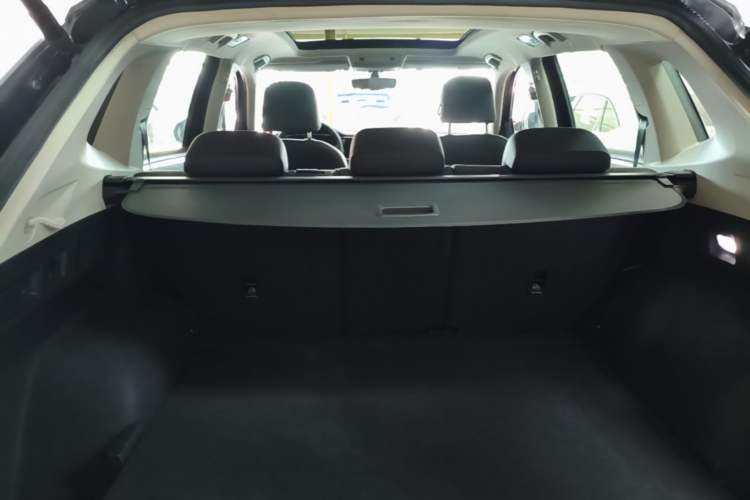 Used Volkswagen Tayron 2020 280TSI Two-Wheel Drive Luxury Connect Edition Trunk