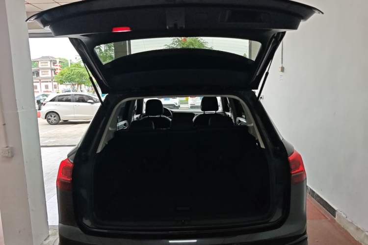 Used Volkswagen Tayron 2020 280TSI Two-Wheel Drive Luxury Connect Edition Trunk