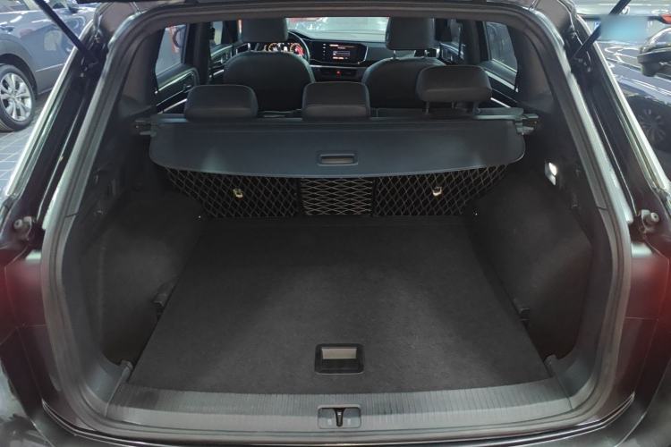 Used Volkswagen Tayron 2020 380TSI All-Wheel Drive R-Line Connected Version Trunk