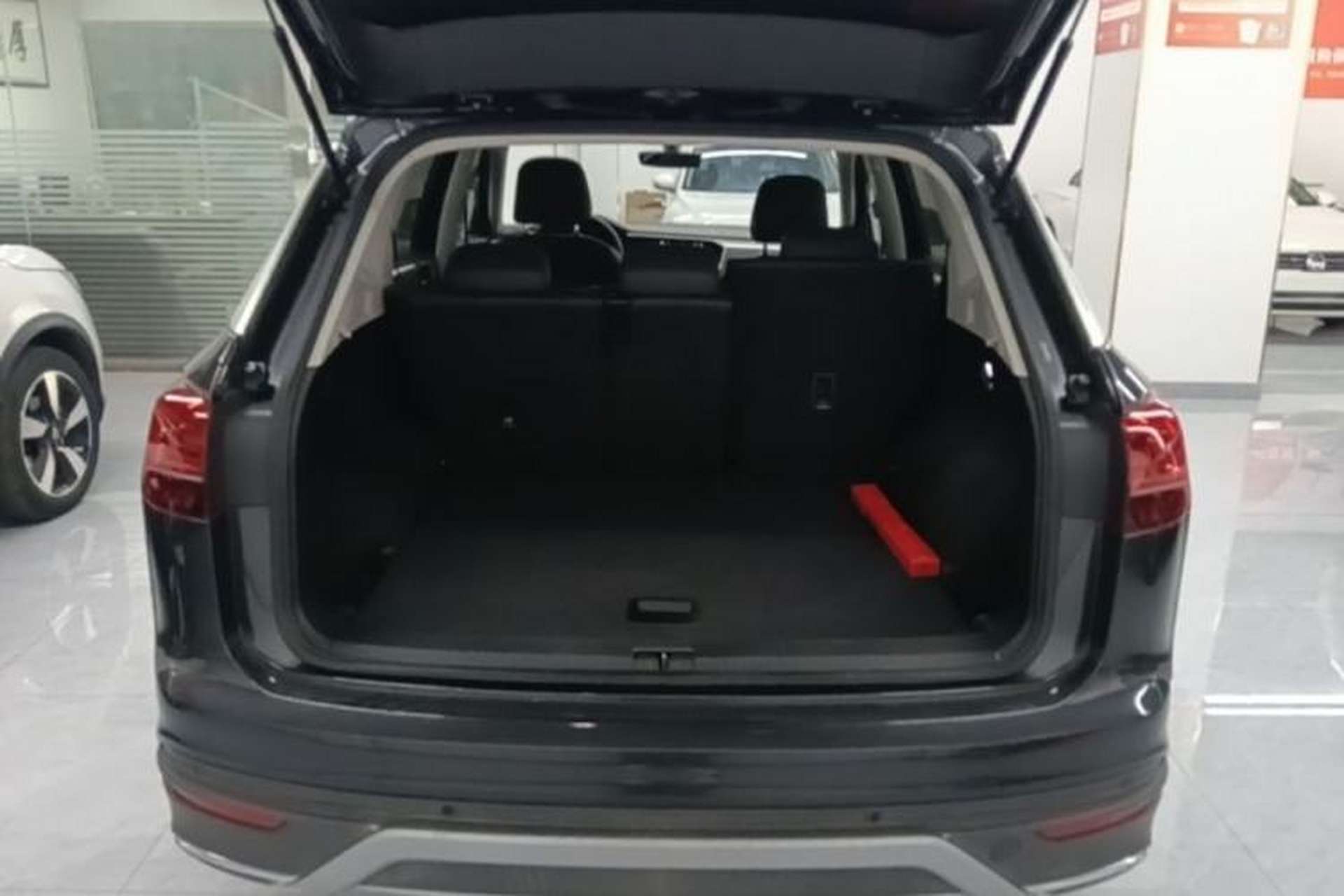 Used Volkswagen Tayron 2020 330TSI Two-Wheel Drive Luxury Smart Connectivity Version Trunk