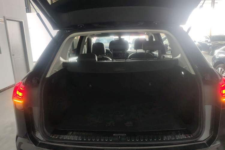 Used Volkswagen Tayron 2020 330TSI Two-Wheel Drive Luxury Smart Connectivity Version Trunk