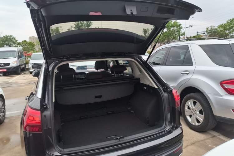 Used Volkswagen Tayron 2020 330TSI Two-Wheel Drive Luxury Smart Connectivity Version Trunk
