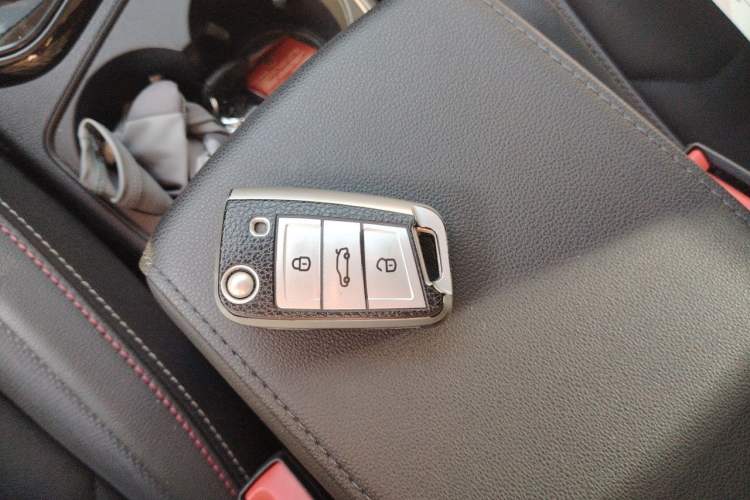 Used Volkswagen Tayron 2020 330TSI Two-Wheel Drive Luxury Smart Connectivity Version Vehicle Key