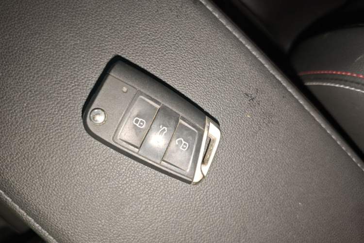 Used Volkswagen Tayron 2020 330TSI Two-Wheel Drive Luxury Smart Connectivity Version Vehicle Key