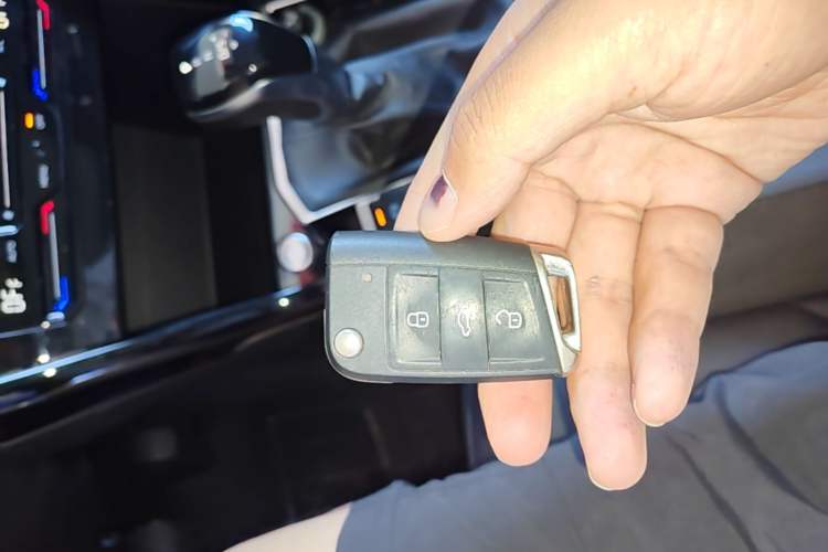 Used Volkswagen Tayron 2020 330TSI Two-Wheel Drive Luxury Smart Connectivity Version Vehicle Key