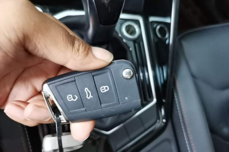 Used Volkswagen Tayron 2020 330TSI Two-Wheel Drive Luxury Smart Connectivity Version Vehicle Key