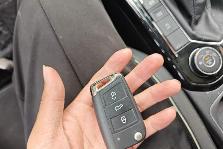 Used Volkswagen Tayron 2020 380TSI Four-Wheel Drive Luxury Connect Pro Edition Vehicle Key