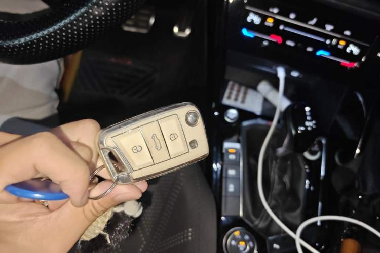 Used Volkswagen Tayron 2020 380TSI All-Wheel Drive R-Line Connected Version Vehicle Key