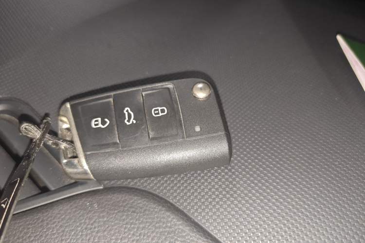 Used Volkswagen Tayron 2020 330TSI Two-Wheel Drive Luxury Smart Connectivity Version Vehicle Key