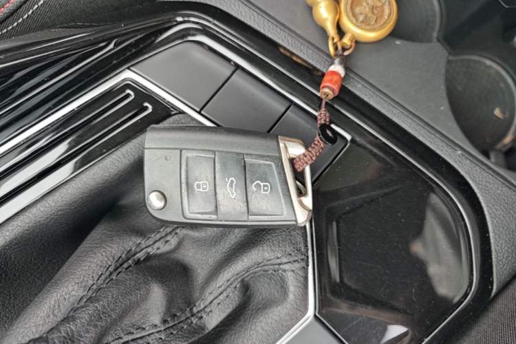 Used Volkswagen Tayron 2020 330TSI Two-Wheel Drive Luxury Smart Connectivity Version Vehicle Key