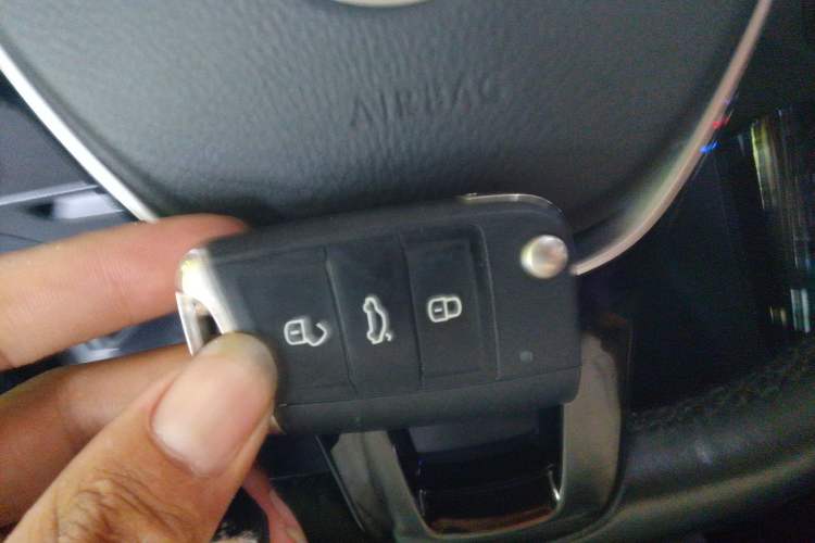 Used Volkswagen Tayron 2020 330TSI Two-Wheel Drive Luxury Smart Connectivity Version Vehicle Key