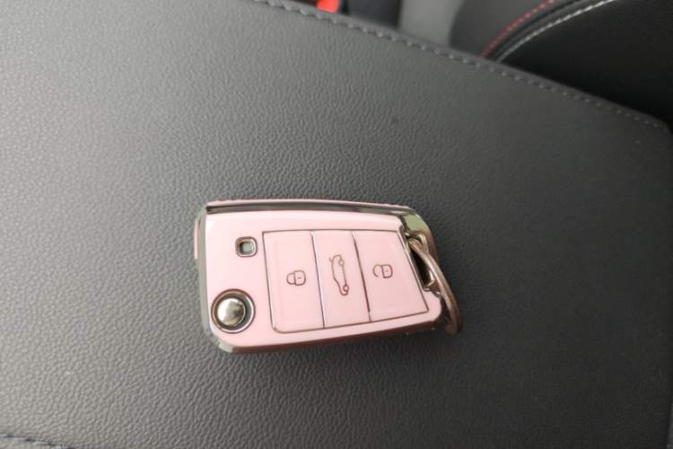 Used Volkswagen Tayron 2020 330TSI Two-Wheel Drive Luxury Smart Connectivity Version Vehicle Key