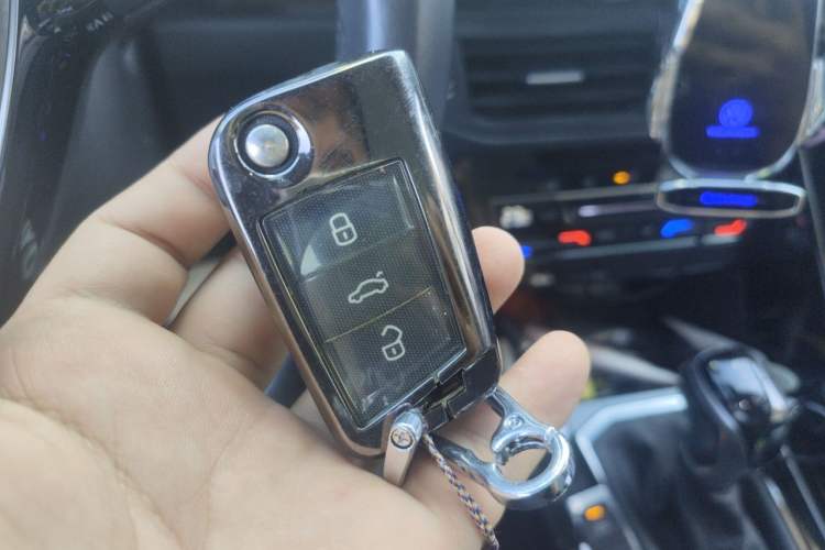 Used Volkswagen Tayron 2020 280TSI Two-Wheel Drive Luxury Connect Edition Vehicle Key