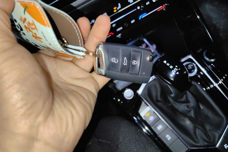 Used Volkswagen Tayron 2020 380TSI Four-Wheel Drive Luxury Connect Pro Edition Vehicle Key