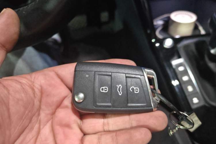 Used Volkswagen Tayron 2020 330TSI Two-Wheel Drive Luxury Smart Connectivity Version Vehicle Key
