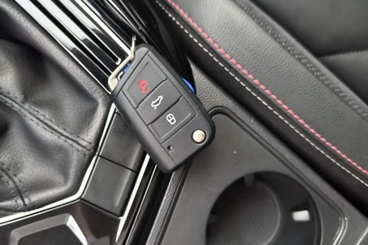 Used Volkswagen Tayron 2020 330TSI Two-Wheel Drive Luxury Smart Connectivity Version Vehicle Key